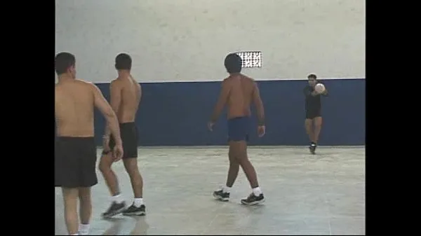 نئی Gangbang in gym توانائی کی ویڈیوز