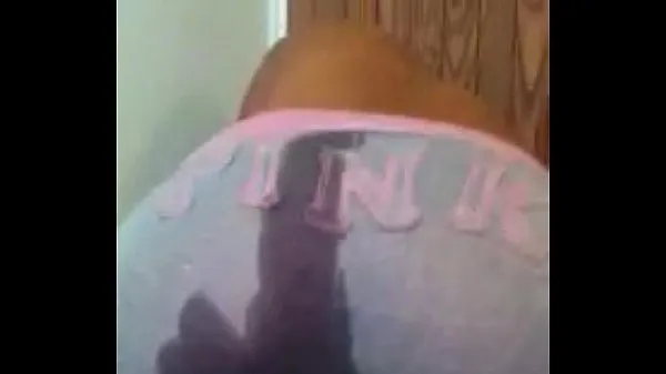 Nieuwe Carly making herself squirt in her trackies energievideo's