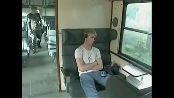 Nouvelles vidéos sur l’énergie Des mecs blondes baisent dans le train