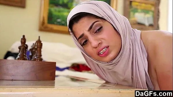 Novi videoposnetki Dagfs - Arabic Chick Nadia Ali Tastes White Cock energije