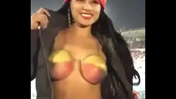 New Ecuadorian girl showing her tits at a soccer game energy Videos