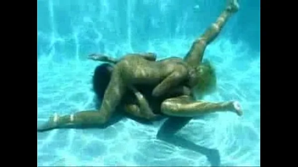 Ny Exposure - Lesbian underwater sex energi videoer