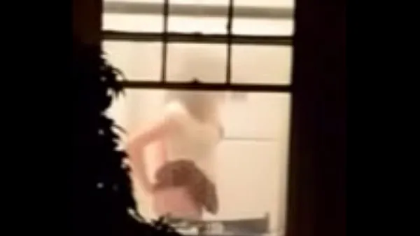 نئی Exhibitionist Neighbors Caught Fucking In Window توانائی کی ویڈیوز