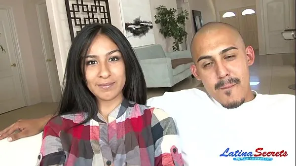 مقاطع فيديو جديدة للطاقة Sexy latina cindy fucks on cam