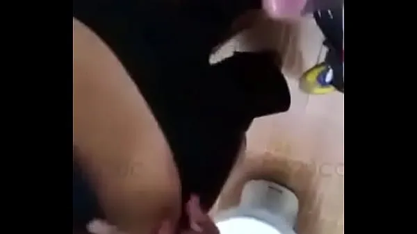 Video energi So horny, took her husband to fuck in the bathroom baru