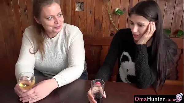 Νέα βίντεο OmaHunter Mature with big pussy and with teen girl ενέργειας