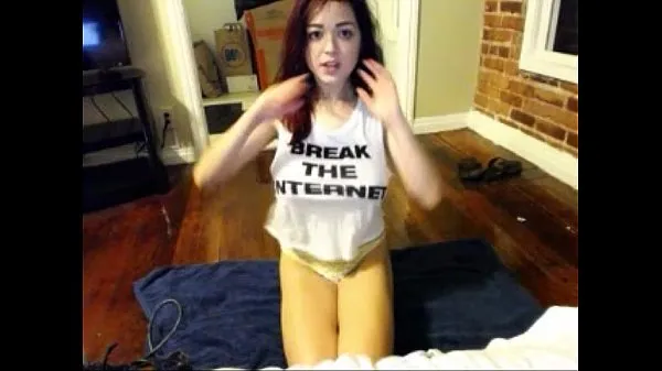 مقاطع فيديو جديدة للطاقة Teen with Huge Natural Tits plays on Webcam