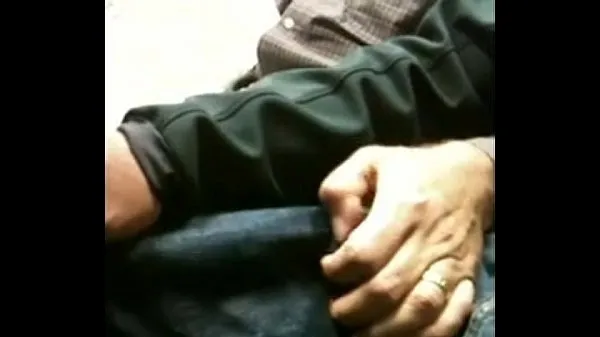 Novos vídeos de energia sacanagem com casado no metrô