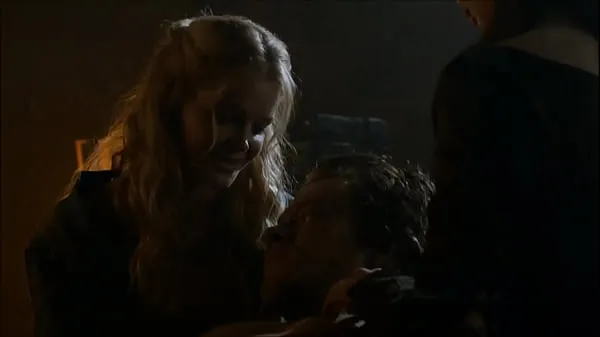 วิดีโอพลังงานAlfie Allen sex & castration in Games of Thrones S03E07ใหม่
