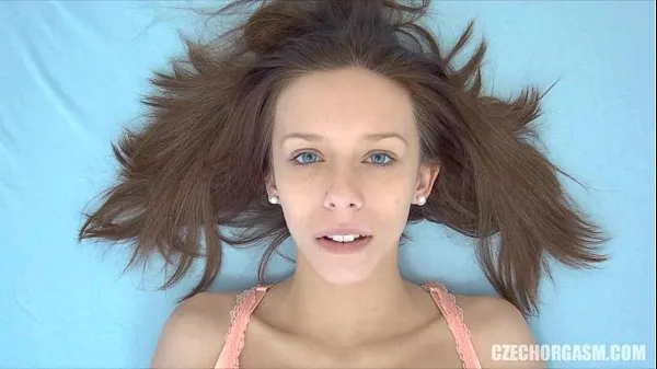 Nové videá o Young Redhead Girl Real Masturbation energii