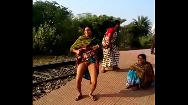 Nya Village Girls Fuck in Field energivideor