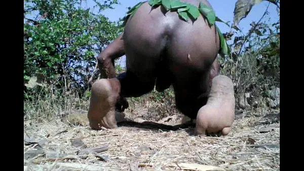 مقاطع فيديو جديدة للطاقة Tarzan Boy Nude Safar In Jungle