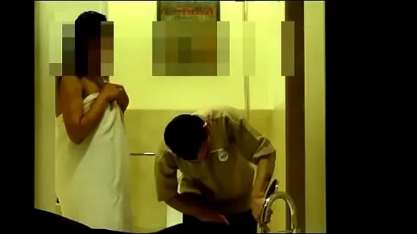 مقاطع فيديو جديدة للطاقة Bhabhi flashing hotel boy