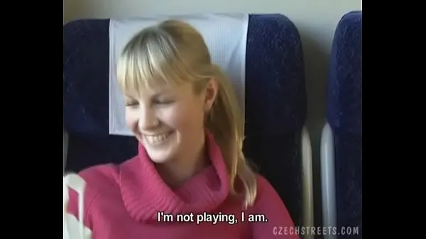 Nieuwe Czech streets Blonde girl in train energievideo's