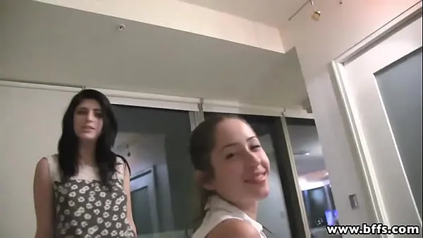 نئی Adorable teen girls pajama party and one of the girls with glasses gets her pussy pounded by her friend wearing strapon dildo توانائی کی ویڈیوز