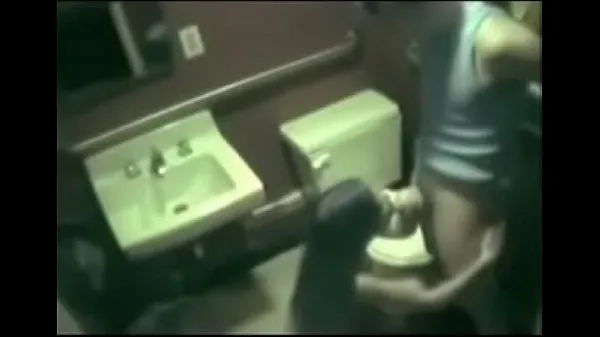 Nowe filmy Voyeur Caught fucking in toilet on security cam from energii