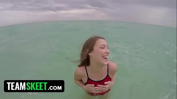 Yeni Real teen lifeguard fucks in pov for cum on tits and dollars enerji Videoları