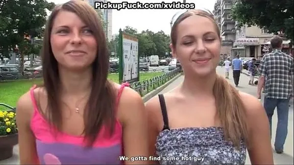 Nové videá o Two sexy girls in hot outdoor fuck energii