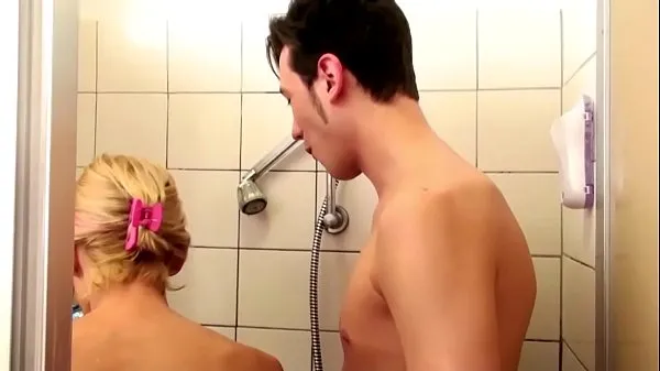 New German Step-Mom help Son in Shower and Seduce to Fuck energi videoer