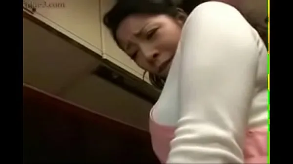 Novi videoposnetki Japanese Wife and Young Boy in Kitchen Fun energije