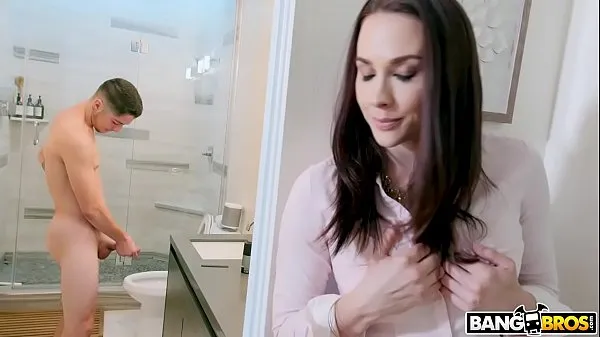 新BANGBROS - Stepmom Chanel Preston Catches Jerking Off In Bathroom能源视频