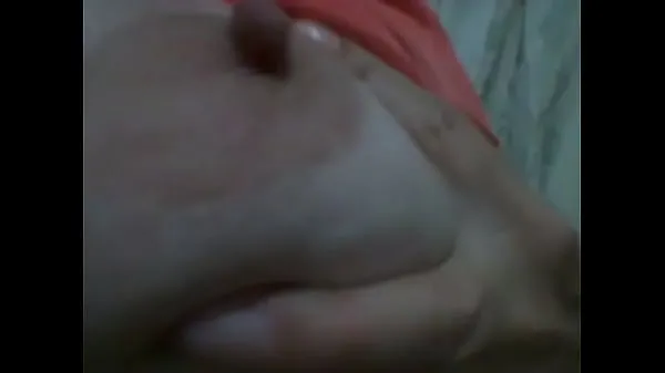 Video tenaga Fatima Maia - Old woman showing her breasts baharu