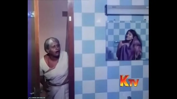 مقاطع فيديو جديدة للطاقة CHANDRIKA HOT BATH SCENE from her debut movie in tamil