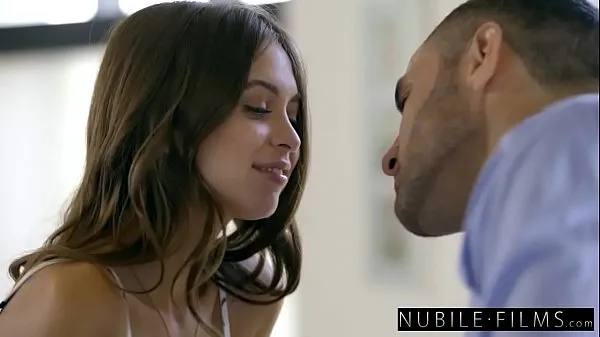 New NubileFilms - Girlfriend Cheats And Squirts On Cock energi videoer