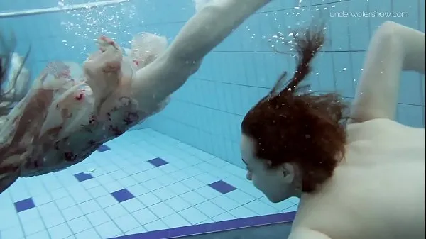 مقاطع فيديو جديدة للطاقة Two hot hairy beauties underwater