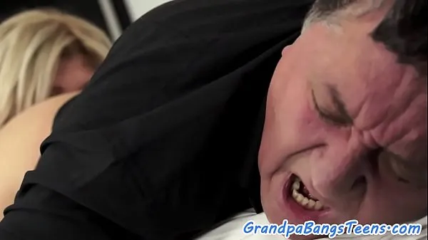 Νέα βίντεο Gorgeous teen rims seniors asshole ενέργειας