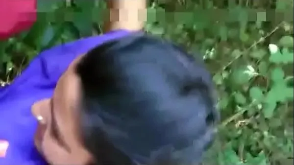 مقاطع فيديو جديدة للطاقة Desi slut exposed and fucked in forest by client clip