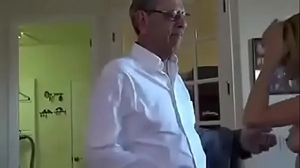 Video A old man fucking a young girl năng lượng mới