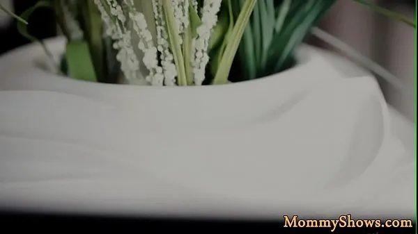Video tenaga Threeway loving lesbian stepmom gets pleased baharu
