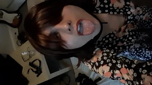 Νέα βίντεο Sissy Emma S self facial ενέργειας