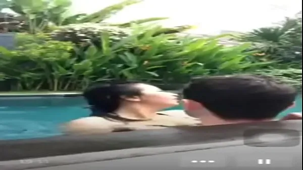 Nieuwe Indonesian fuck in pool during live energievideo's