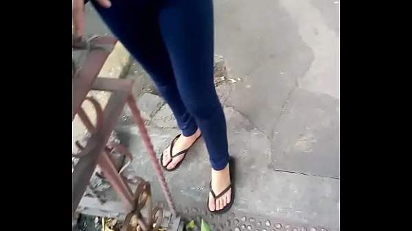مقاطع فيديو جديدة للطاقة Nice feet in black sandals