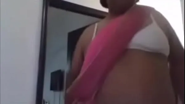 新しいoohhh lala ....太ったニューハーフの売春婦がヌードを踊っているエネルギービデオ