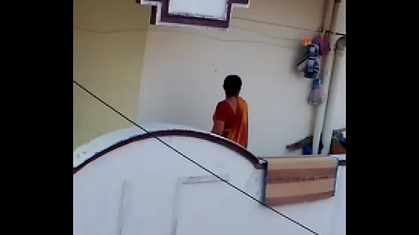 New Aunty saree cleavage energy Videos