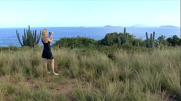 مقاطع فيديو جديدة للطاقة Brazilian blonde buggered on the beach