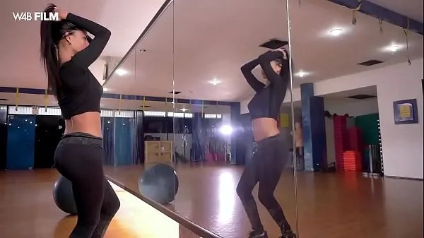 Nieuwe Denisse Gomez - Dancing Solo Masturbation energievideo's