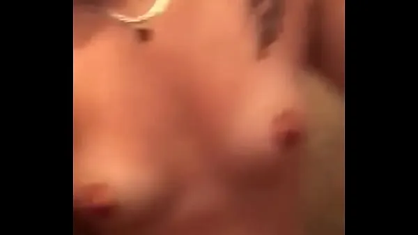 Video energi Venezuelan mamacita calata in the shower after fucking with her boyfriend baru