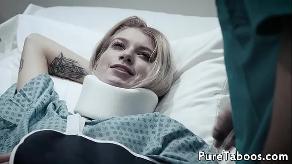 مقاطع فيديو جديدة للطاقة Tattooed teen patient gets pussyfucked