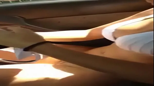 新Naked Deborah Secco wearing a bikini in the car能源视频