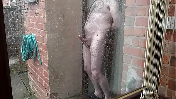 نئی Pissing And Cumming In The Rain توانائی کی ویڈیوز