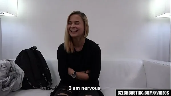 Video Lesbian Virgin Teen Enjoys Threesome năng lượng mới