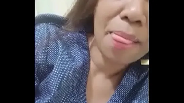 Nya Lady lick one's lips when she sees my hard cock(skype energivideor