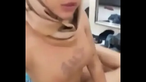Nya Muslim Indonesian Shemale get fucked by lucky guy energivideor