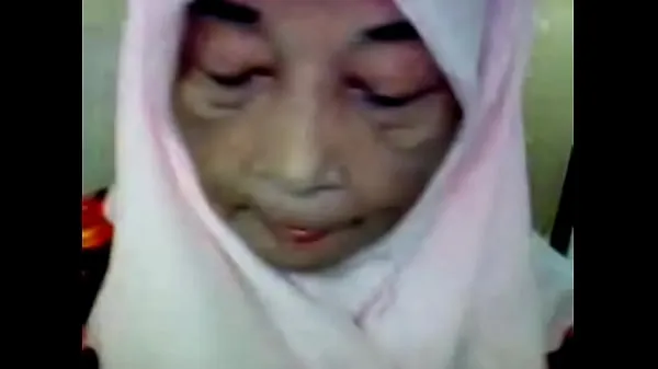Video tenaga Malaysian Granny Blowjob baharu