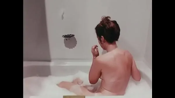 Novos vídeos de energia Rattlers: banho sexy para garotas nuas