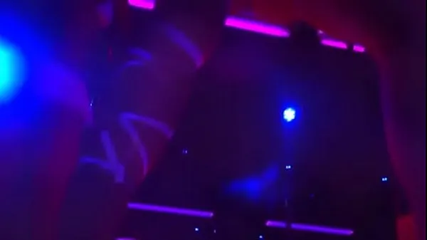 مقاطع فيديو جديدة للطاقة Thai Gogo Dancer Getting Her Pussy Licked on Stage